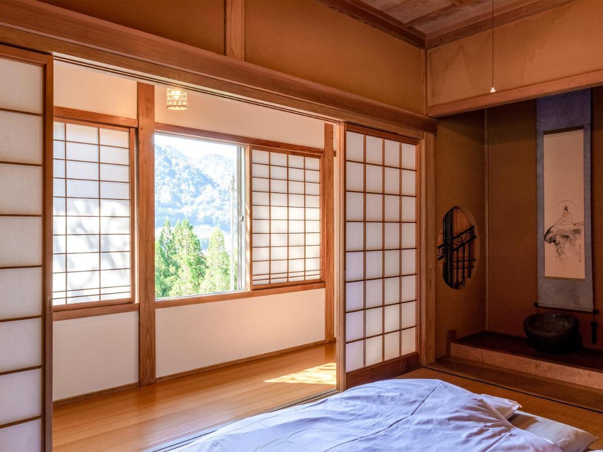 Guest House Takazuri-Kita Nanto Exterior photo
