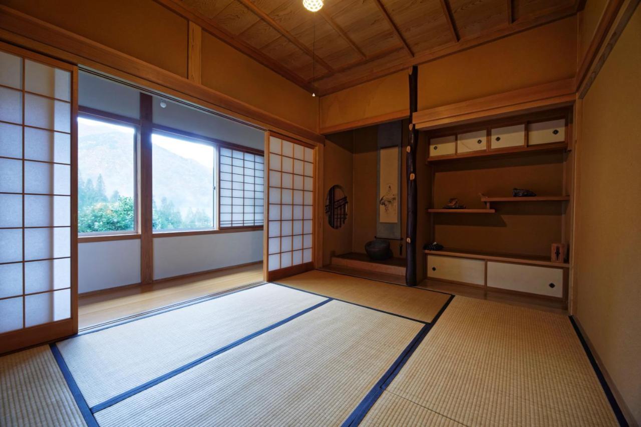 Guest House Takazuri-Kita Nanto Exterior photo